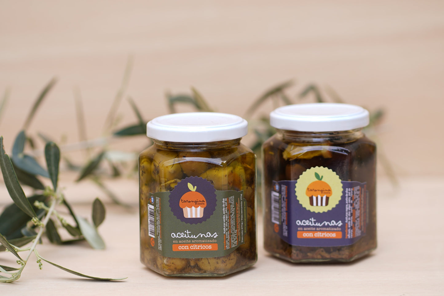 Olivas verdes con limón y especias